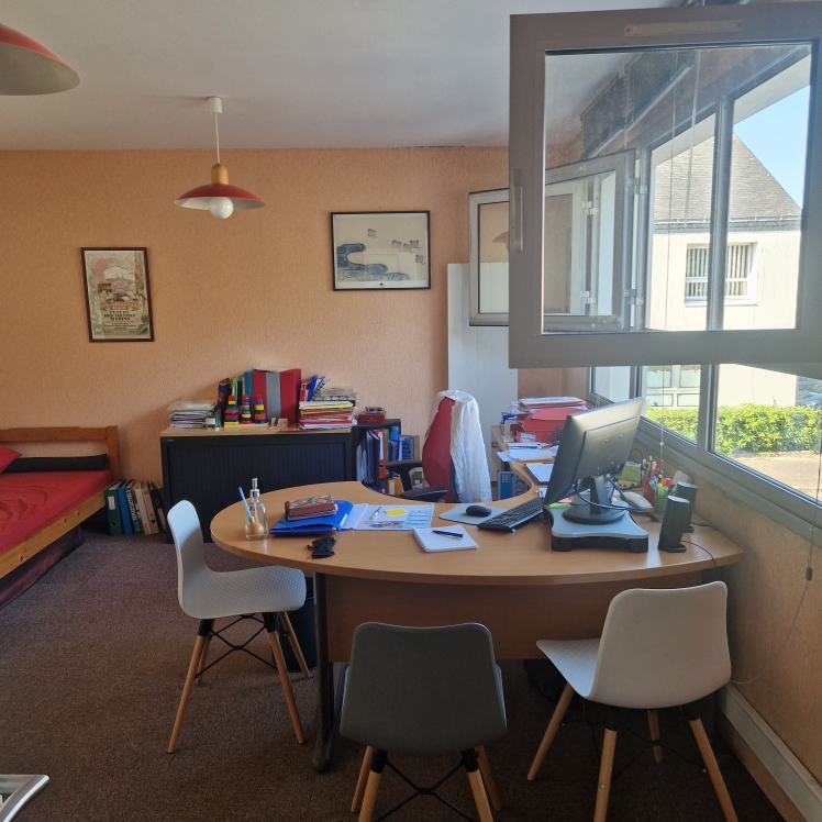 BUREAU 33 m²