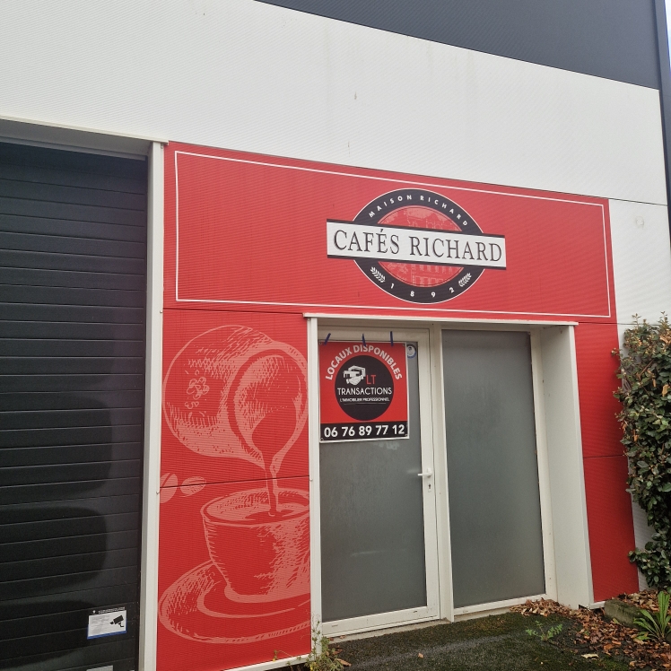 LOCATION CELLULE 100 m²